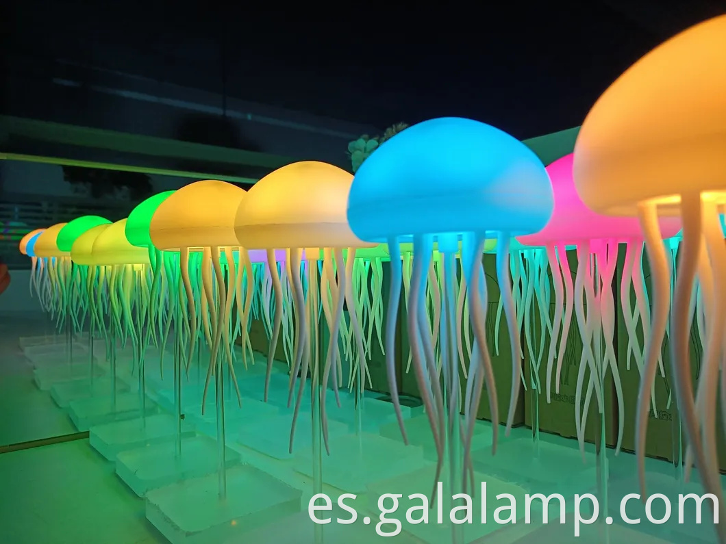 Lámpara moderna de mesa de medusas con luz LED de cambio de color ajustable